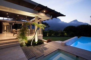Top Billing comes to you this week from a spectacular modern home nestled in the Constantiaberg mountains! Join us at 7:30pm as Nico invites you inside! | Top Billing