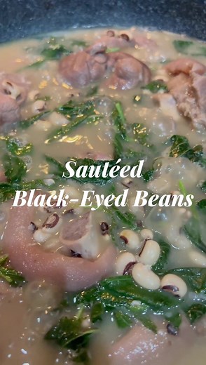 Sautéed Black-eyed Beans with Pork Hock Recipe