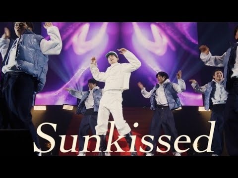 SHINee's Minho has released a live performance video of his Japanese solo song "Sunkissed," which...