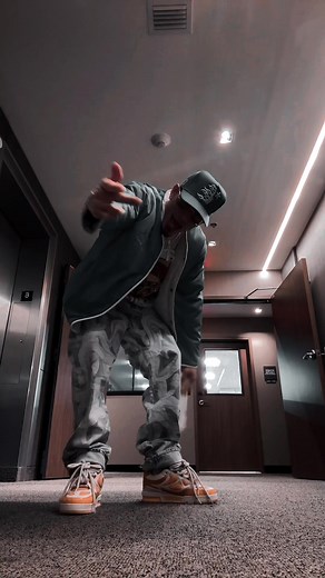 (((ousi))) on TikTok