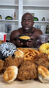 Making love to KFC Chicken #food #KFC #chickenwings | Kali Muscle
