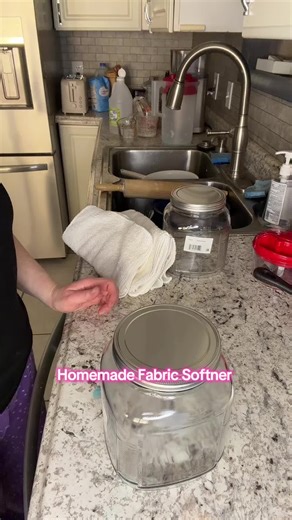 How to Make Homemade Fabric Softener