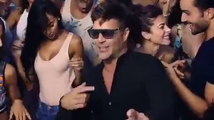 448K views · 7.7K reactions | #VentePaCa con Ricky Martin & MALUMA es una FIESTA asi que no te lo pierdas en todas las plataformas digitales >>> https://SML.lnk.to/VentePaCa <<< | Sony Music Argentina | Facebook