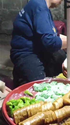 PENJUAL JAJANAN PASAR