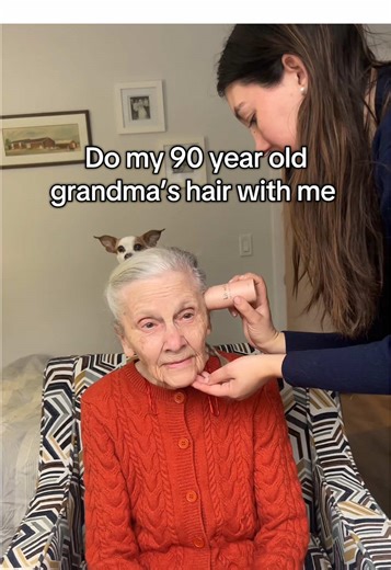 Boho loves to supervise Nana’s hairstyle! We are loving @Kitsch hair wax stick to tame any flyaways!