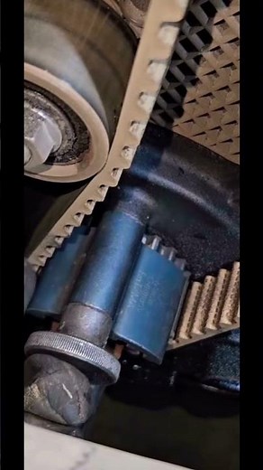 Volkswagen timing belt crankshaft locking mechanism #engineblock #mechanic #engine issue #crankshaft