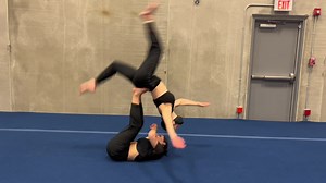 No hands needed #dance #dancecompetition #thanksgiving #hiphop #canadadance #teambonding #calgarydance #acrobatics #jazz