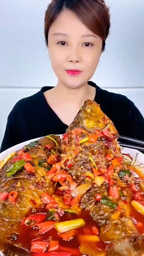 Two large crucian carp, spicy 😋# FoodieThanks for your support! Click on love you 😘