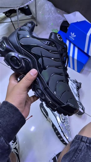 Grupo “ Rex “ on Instagram: "Y lo sabes 🔥🔥 #gruporex #lima #zapatillasenoferta #pagocontraentrega #enviosnacionales #delivery #domicilio #tendencia"