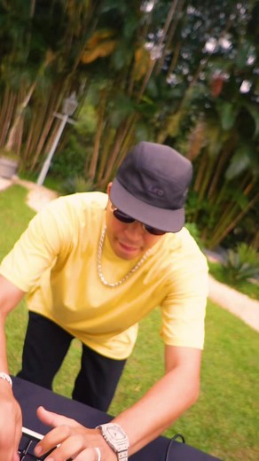 The Rhythm of the Night - Corona com funk pode??