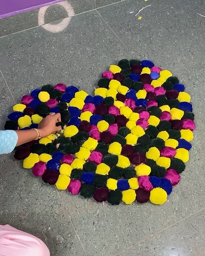 494K views · 2.8K reactions | Love shaped carpet using old cloth #reuse #hearts #fun | Deep's CRAFT | Facebook
