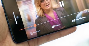 Netflix for Android adds 'screen lock' button to prevent accidental touches