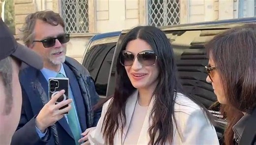 Carlo Conti, Laura Pausini e i Big di Sanremo al Quirinale: "Che emozione" - Video