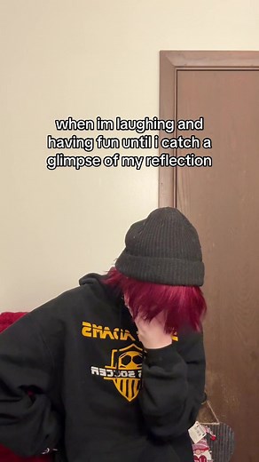 my fucking double chin 😭😭😭 #fyp #4u #relatable #08 #emo | laugh