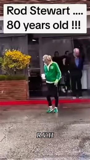 Sir Rod is more strong then his age | #rodstewart #rodstewartsongs #rockverseheroes