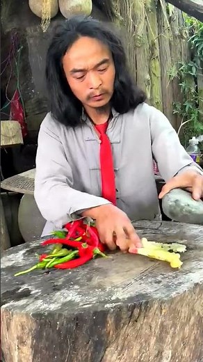 An old chef making delicious turtle soup with chili #cooking#asmr#foodshort #part1