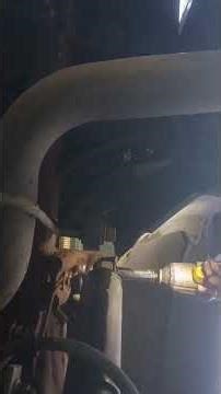 how to change rear shocks on 2000- 2005 Chevy Tahoe. #liftedchevy #fypシ #foryou