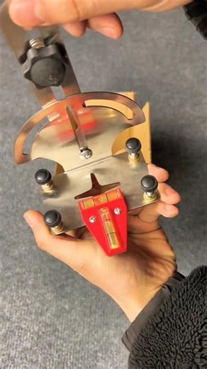 What is a WALLMOUNTED Level Bracket