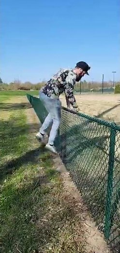 Guy Falls Hilariously While Attempting to Jump Over Fence - 1316170