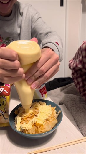 深夜のポテチマヨ丼の美味しさを検証！カニマヨ丼やポテチご飯アレンジまでご紹介