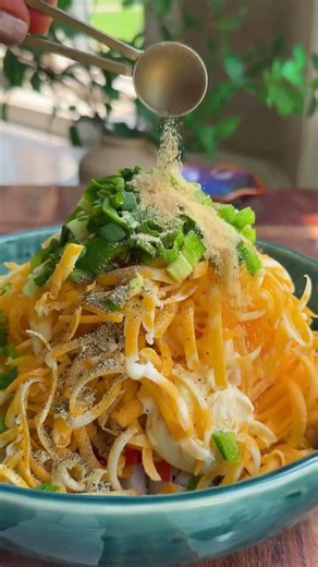 Crab Rangoon dip with Thai chili sauce and wonton chipsThe perfect appetizer! Grea