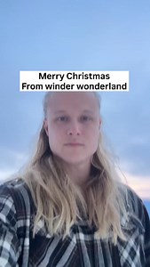 Merry Christmas 🎄 Planning to get started with calisthenics, bodyweight strength and/or handstands? For the holidays, I have a 30-day free trial offer on my training app 🔥 💬 Comment bodyweight to get started 💪 #calisthenics #bodyweighttraining #handstand #yogainspiration #bodyweightworkout | Berg Movement