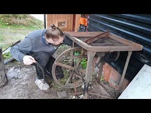Repairing the belt of a pedal forge - Building a smithy 3/6