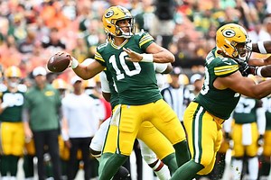 How to watch tonight's Packers-Eagles friday night football game: channel, free live stream info