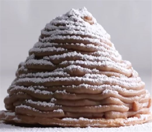 OVAKO FRANCUZI SPREMAJU KOŠNICE: Kremasti kolač sa krckavim testom - biće hit na svakoj slavi (VIDEO)