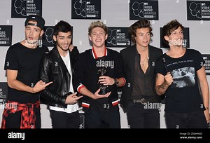 Musical group One Direction band members Niall Horan, Zayn Malik, Louis Tomlinson Liam Payne, Harry Styles backstage in the Awards Room at the MTV Video Music Awards 2013, The Barclay Centre, Brooklyn, New York Stock Photo - Alamy