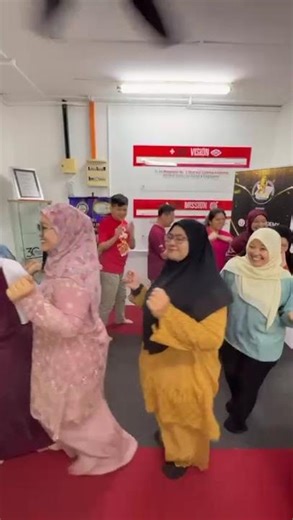 Weekend ni raya ke mana teww? Rayakan sebulan! Selamat Hari Raya Gais!