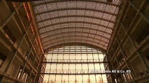 Festo's SmartBird robot takes off with elegance, doesn't poop on you (video)