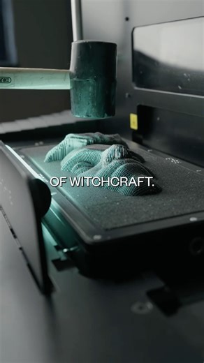 PolyMorphic Moulding produces reconfigurable moulds in minutes. Tiny pins are actuated and locked.