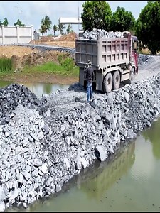 248K views · 2.4K reactions | Bulldozer Power: Watch Us Push TONS of Soil into the Flood #bulldozer #excavator #fblifestyle #nostaligia #constuction | Bulldozer Working | Facebook