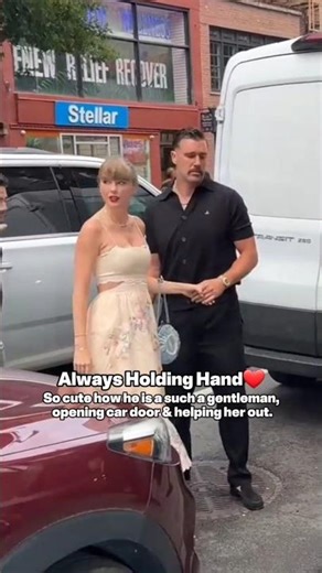 Omg Travis Kelce's hands ❤️ #taylorswift #shorts