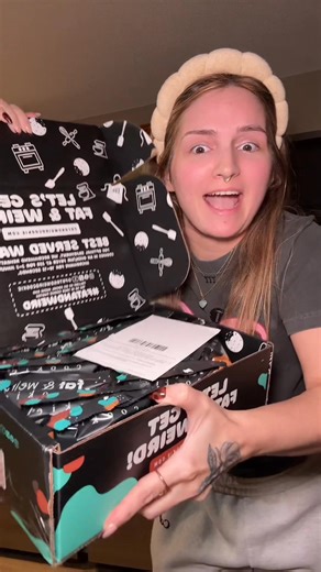 One of the best cookies I’ve had in soooo long oh my sweet tooth #fatandweirdcookie #sweettreat #cookiemukbang #tiktokshopblackfriday #tiktokshopcreatorpicks & Weird Cookie Company | Morgan Long | Facebook