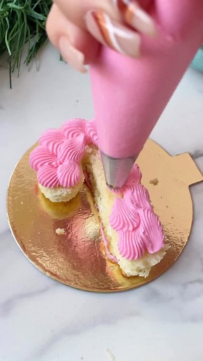 1.4K views · 171 reactions | The cutest mini candy cake cake 勺❤️ #lovetobake #dessert #cake | Sweeter Layers | Facebook