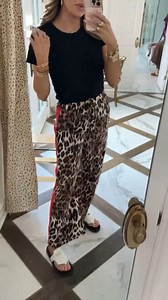 Wearing a size small in these track pants! Details linked below! TRACK PANTS ❤️👉🏼 https://geni.us/BME8KT ALL OTHER DETAILS 👉🏼 https://liketk.it/5lbrE | The Sweetest Thing