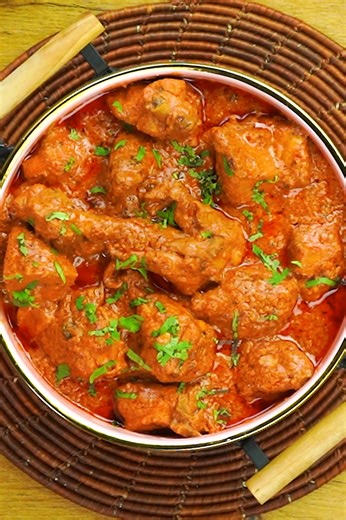 Get ready for a mouthwatering journey with our Chicken Changezi recipe. Learn how to make Restaurant-Style Chicken Changezi at home and share your feedback with us. #chickenchangezi #chicken #createthemagic #superchef | SuperChef