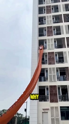 130K views · 295 reactions | An Easy Way to Move Goods Out of a Building - Smart Tips and Tricks | Woodform Crafts | Facebook