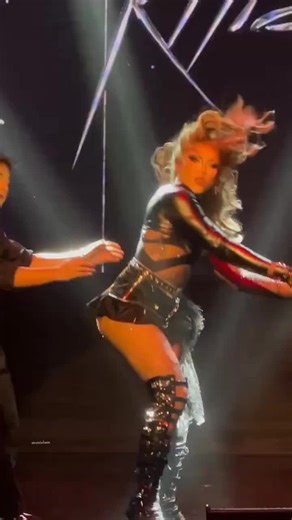 Khianna: Celebrating Filipino Drag Queen Performances