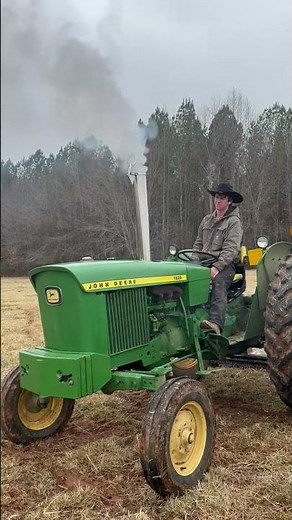 John Deere cold start. #4 inch straight pipe