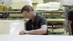 10K views · 14 reactions | Wir sind zu Besuch im Werk von TEMPUR® in Dänemark. Hier werden unsere Matratzen für die Schweiz hergestellt. Werfe einen Blick hinter die Kulissen und erfahre weshalb die Leidenschaft jedes Mitarbeiters von TEMPUR® so gross ist. #tempur #mytempur #amattresslikenoother #tempurpassion #heritage Mehr über TEMPUR®: https://ch.tempur.com/de/brand-page.html | TEMPUR | Facebook