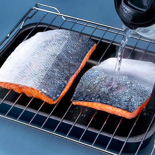 740K views · 1.5K reactions | O segredo dos chefs para preparar o salmão mais saboroso! Ingredientes: salmão - 500 g sal - 10 g pimenta preta - 5 g Frite 2 min de cada lado manteiga - 50 g alho - 20 g sal - 5 g pimenta preta - 5 g suco de limão - 20 ml salsa - 10 g EM FOGO MÉDIO 5 minutos batatas - 400 g água - 600 ml FERVER 25 minutos manteiga - 40 g leite - 80 ml NO MICRO-ONDAS 2 minutos sal - 5 g pimenta preta - 5 g | Cookrate - Brasil | Facebook