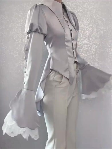 👑 Command attention with this silver pointed foldover collar Ouji Lolita shirt, designed with long sleeves and a graceful tail cut. Perfect for creating a refined prince-inspired coord. ⚔️ ⚜️ Search "RAINBOW-036" on devilinspired.com — $53.51 ✨ Also available in white, black, and red. Explore more colors at: https://www.devilinspired.com/rainbow 🛍️ Own the spotlight with this striking Ouji piece! 🎃 Now! It’s Time for Your Halloween Look 🦇 Free Shipping $69 ✨ #oujilolita #princestyle #oujifas