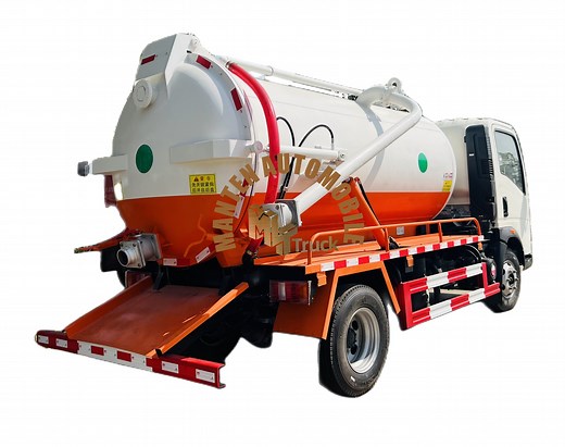 [Hot Item] High Quality HOWO Small 4000L 5cbm Sewage Treatment Suction Siphoning Truck