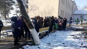 Medici de la Spitalul Judetean Suceava, la coada pentru a fi testati de coronavirus