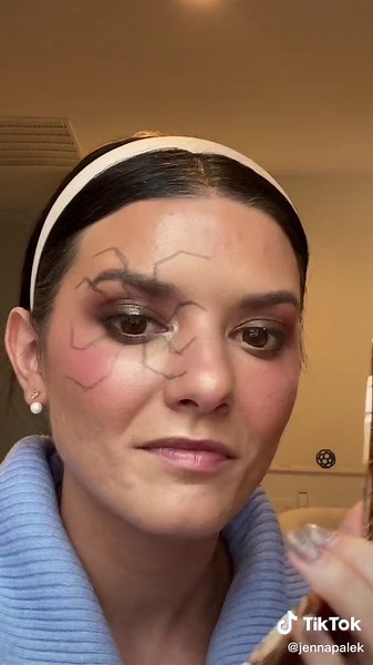 DIY Spider Costume Makeup Tutorial Part 2