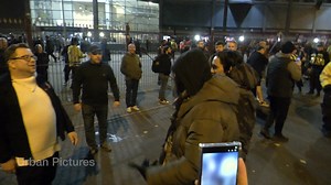 Footage of Aston Villa fans and Pro-Palestine protesters facing off outside Villa Park football stadium this evening (November 6th). West Midlands Police were on scene to prevent any trouble. Hundreds of protesters descended on Birmingham to demonstrate at the controversial Aston Villa match against Maccabi Tel Aviv. Six arrests were made amid a huge police operation, with more than 700 officers deployed for the Europa League match. #AstonVilla #birmingham | Urban Pictures UK