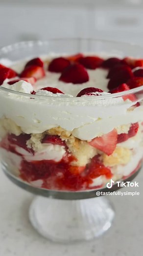 Delicious Strawberry Cheesecake Trifle for Valentine’s Day